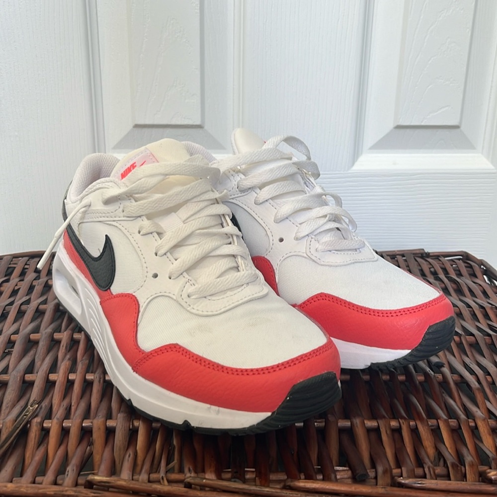 Women’s Nike Shoe